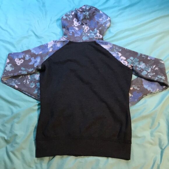 🔹Aéropostale Blue Floral Sweatshirt Junior… - Picture 2 of 3